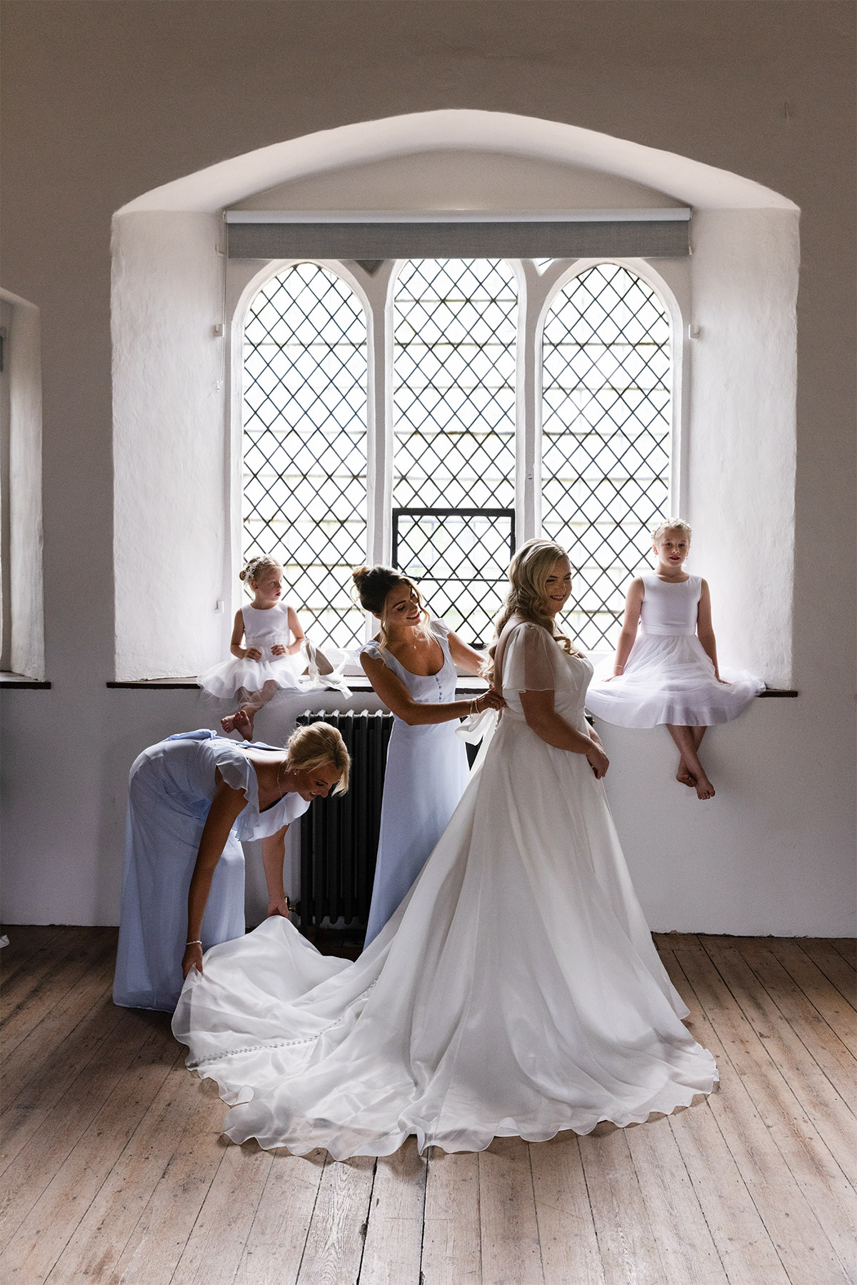 Why Hatfield Park is the perfect micro wedding venue bridal party