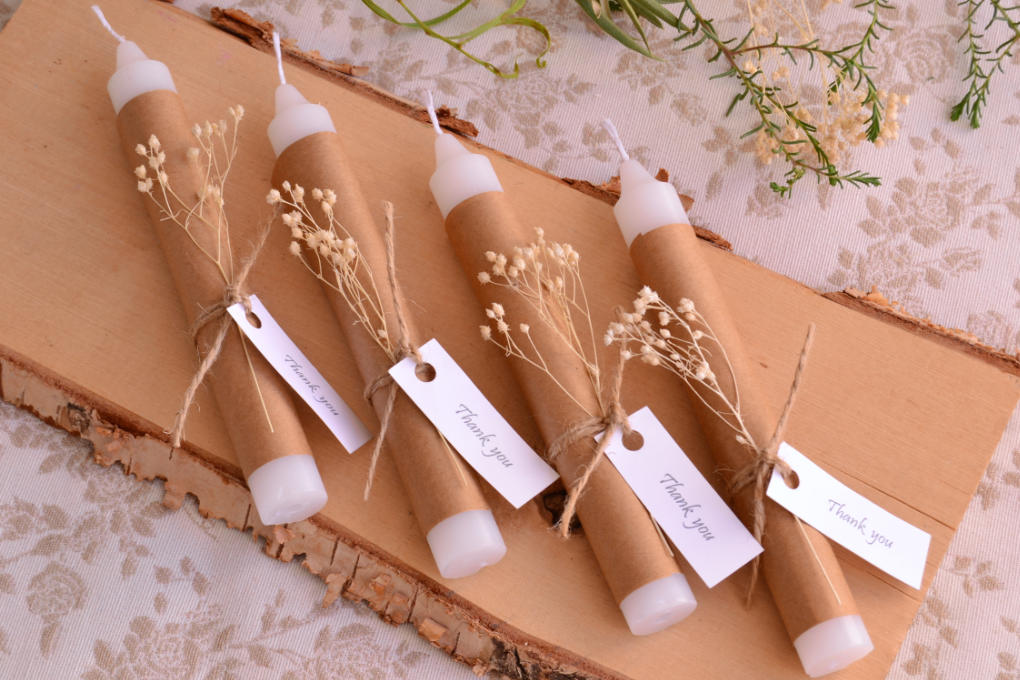 How to choose the perfect favours for your wedding scented wrapped candles