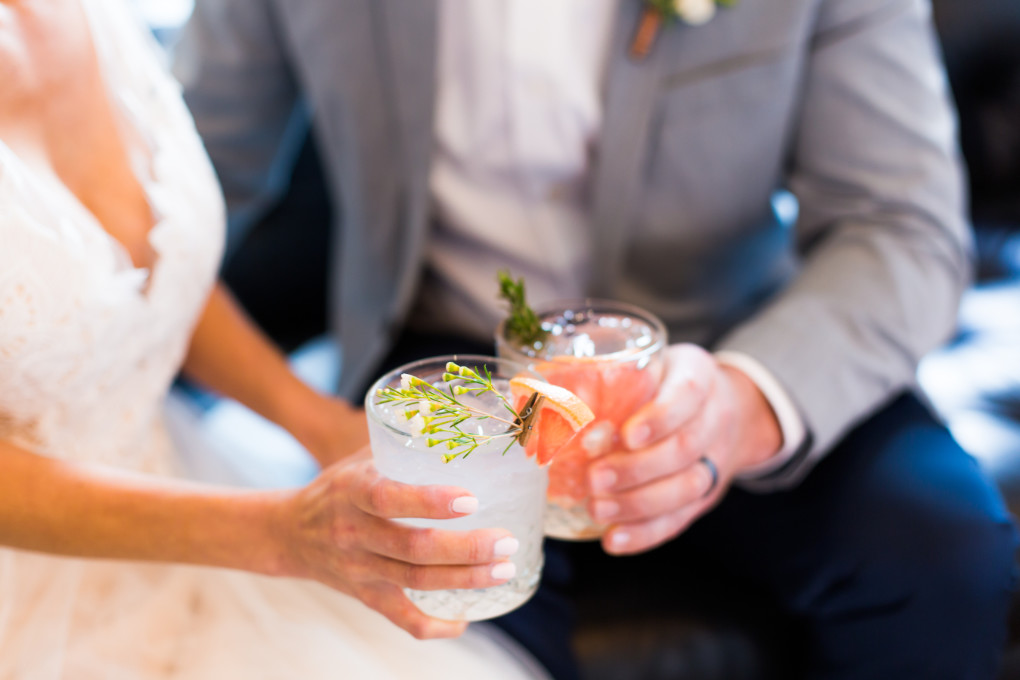 How to choose entertainment for your wedding custom cocktail bar